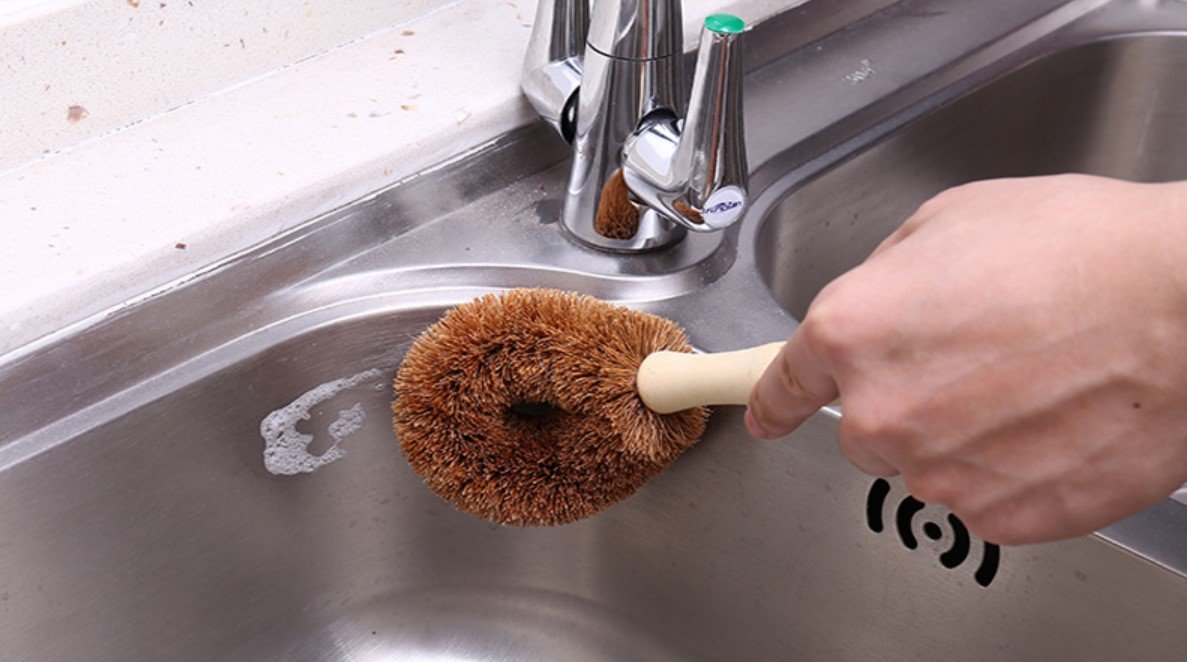 Natural Coconut Fiber Cleaning Brush